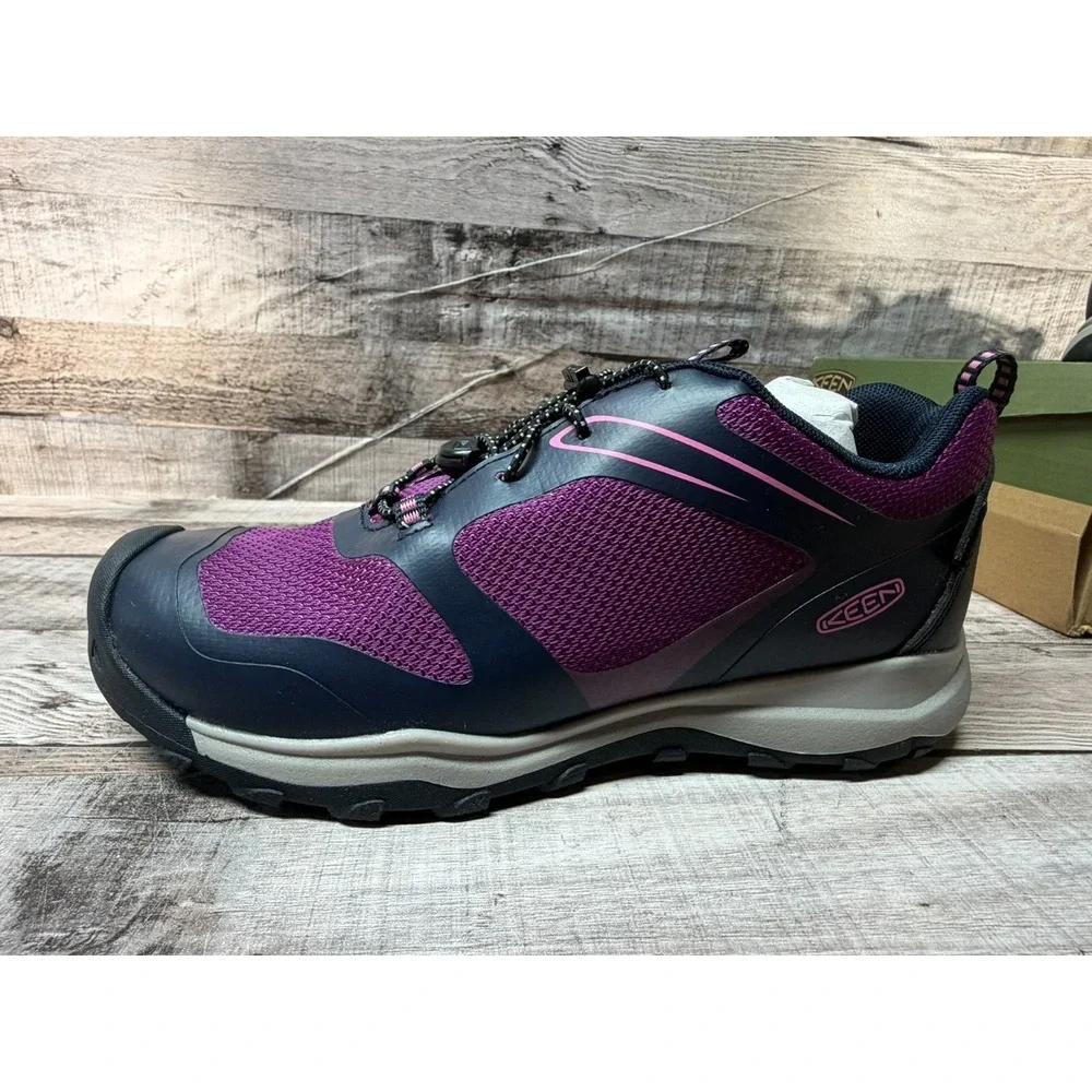 New Keen Children Wanduro Low Height Waterproof Boots Size 5